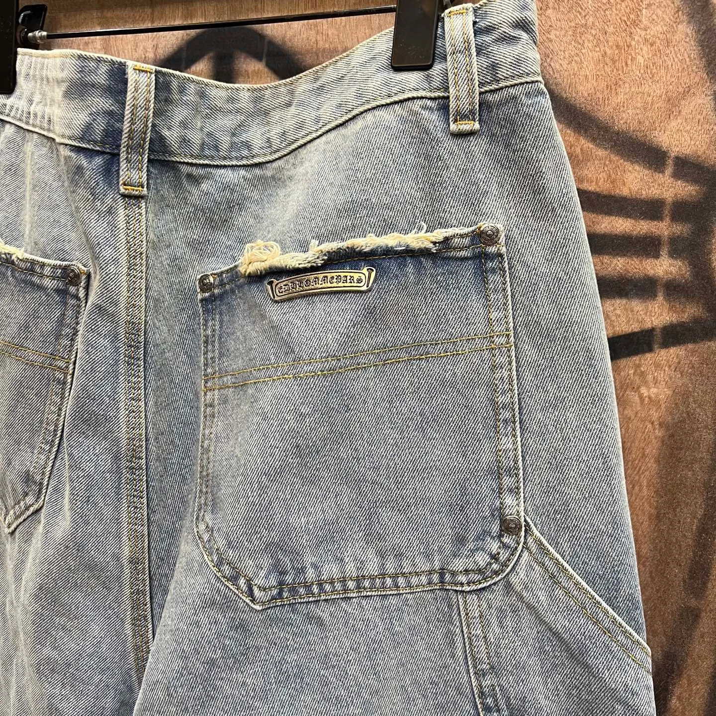 P520 chrome hearts limited series new city limited jeans Chrome Hearts city limited denim shorts vintage levis American made 501 505 517 base version remake Levis American made 501 base version imported sheepskin 925 silver remake Customers provide waist and pants length or height and weight. The studio will select the most suitable base version for you to remake. There are many people doing remakes in the market. Don’t belittle or comment. The difference is visible to the naked eye. See and compare for yourself #CHROME HEARTS Unisex style